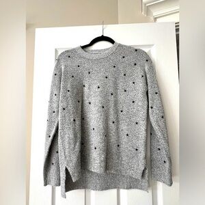 R DROTYLE GRAY SWEATER WITH DARK BLUE STARS SIZE XS